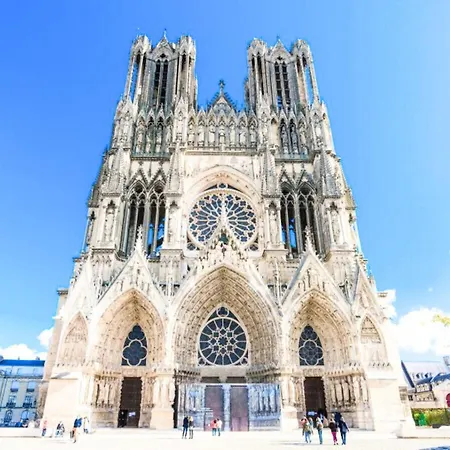 Colbert 541 Hypercentre - Ideal Couple & Pro - Wifi Debit - Gare, Cathedrale, Commerces, Restaurants & Transports En Commun A Moins De 10 Minutes A Pied Reims